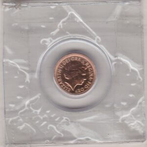 2009 Gold Quarter Sovereign Coin featuring the fourth portrait of Queen Elizabeth II on the obverse. St George and the dragon on the reverse.