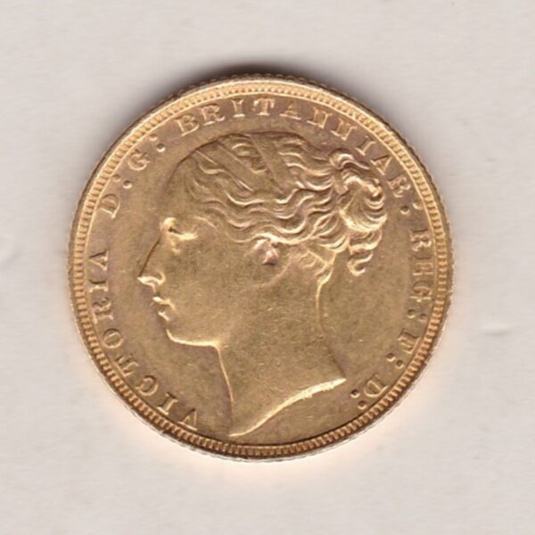 1871 Gold Sovereign Coin featuring Queen Victoria Young Head on the Obverse and St George & the Dragon on the Reverse. London Mint.