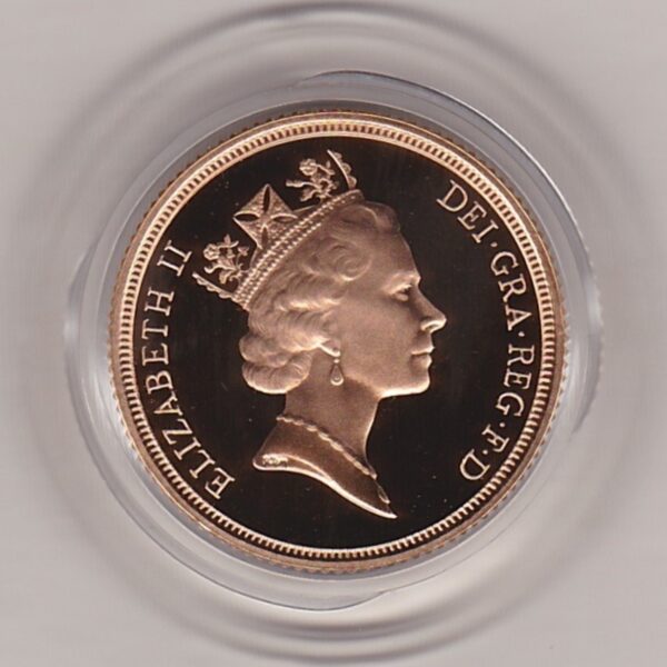 1992 gold proof sovereign coin featuring queen Elizabeth II on the Obverse & St George and the Dragon Reverse. This coin comes as issued by the royal mint.