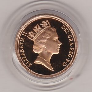 1994 gold proof sovereign coin featuring queen Elizabeth II on the Obverse & St George and the Dragon Reverse. This coin comes as issued by the royal mint.
