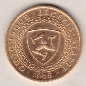 1965 Isle Of Man Gold Sovereign Coin. This full Sovereign coin was struck in 22 carat Gold and weighs approx. 7.98 grams.