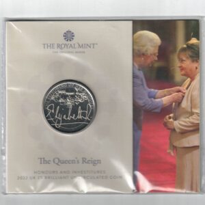 2022 Five Pounds featuring Queen Elizabeth II on the Obverse and the bestowing of her honour the Reverse side of the coin.