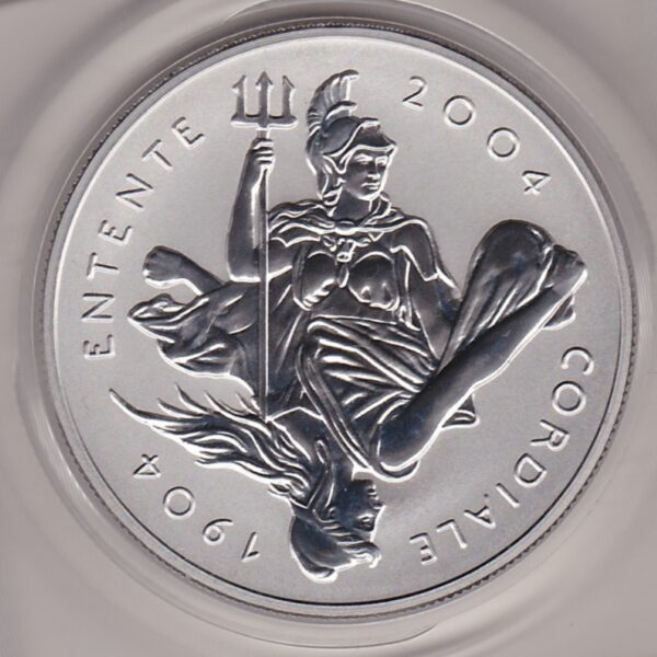 2004 Platinum Proof Piedfort Five Pounds coin. The obverse features Queen Elizabeth II. This coin was issued to commemorate the Entente Cordiale.