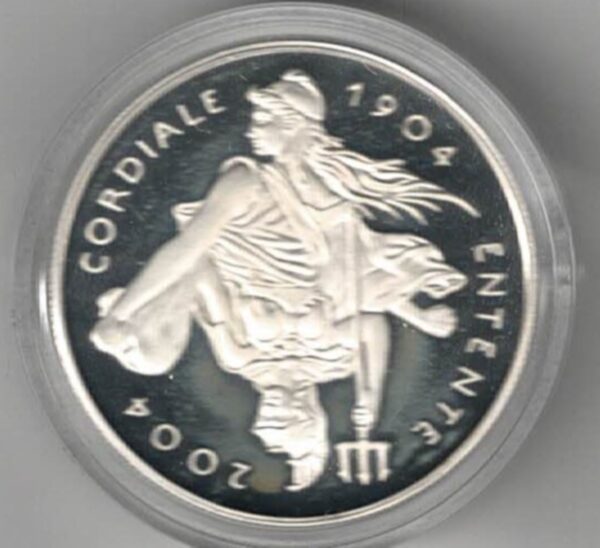 2004 Five Pounds Standard Silver Proof Entente Cordiale. This Standard proof coin comes boxed with certificate as issued by the royal mint.