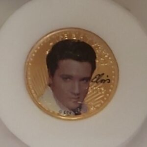 2002 Gold USA Elvis Presley coin. Investment half ounce gold coin featuring Elvis Presley on the Obverse. The Eagle on the Reverse.