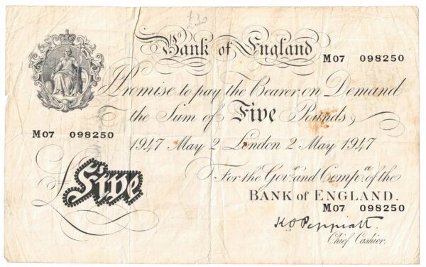 B264 White Five Pounds Banknote. This large white note is the London May 2nd 1947 Issue, with Prefix / Serial Number M07 098250.