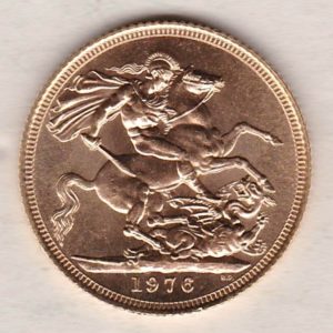 1976 Gold Sovereign Coin. This coin features the second portrait of Queen Elizabeth II on the obverse. St George and dragon on the reverse.