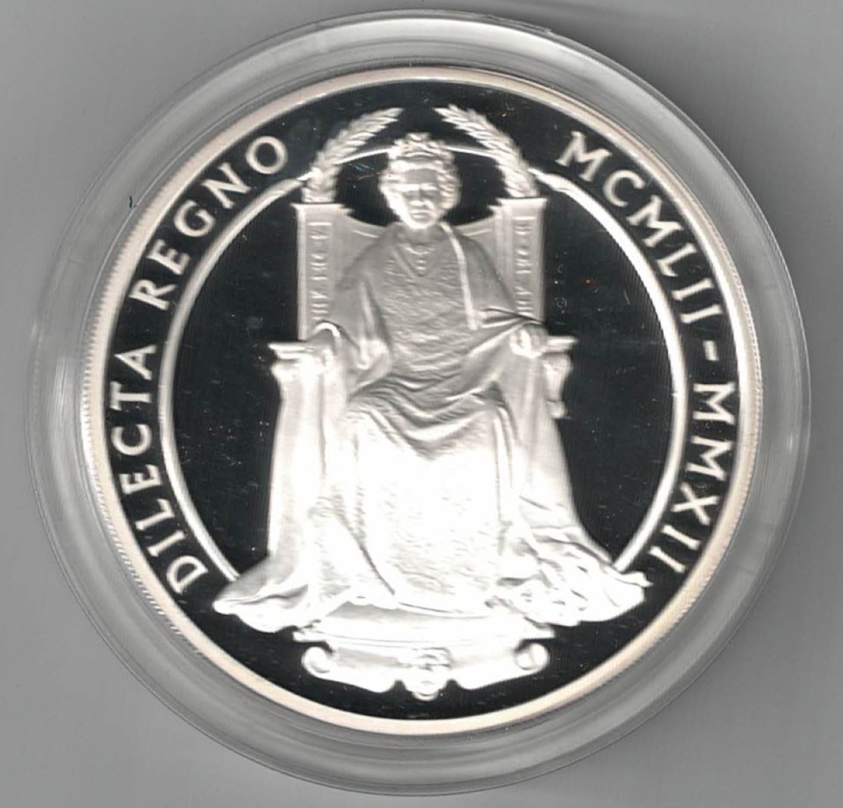 Boxed 2012 Silver Proof Five Ounce The Queen's Diamond Jubilee Coin. This coin weighs 156.29 grams of 0.999 silver. All coins are in stock.