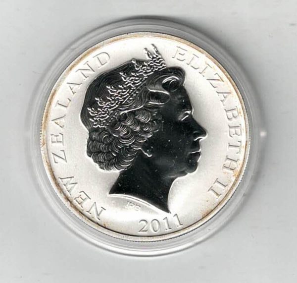 2011 Silver New Zealand One Ounce Kiwi Coin - Image 2