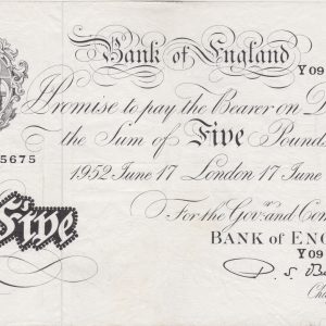 B270 Beale White Five Pounds Banknote. This large white note is the London 17th June 1952 Issue, with Prefix / Serial Number Y09 025675.