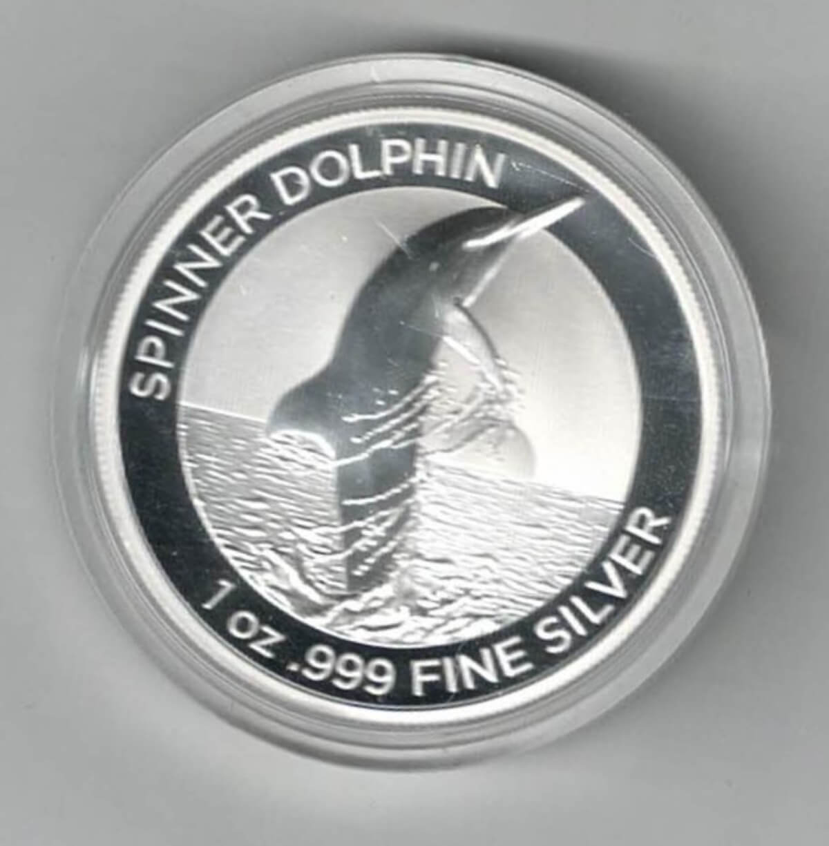 2020 Silver One Ounce Australia Spinner Dolphin Coin. Queen Elizabeth II is on the obverse, All coins are in stock ready for dispatch.