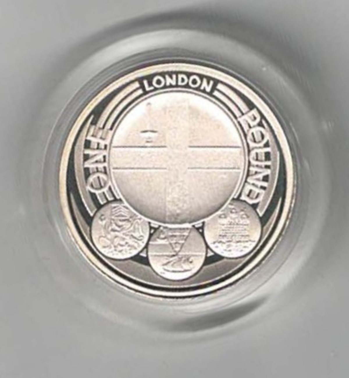 2010 One Pound Piedfort Silver Proof London. This double thickness coin includes the original box and certificate. Ready for dispatch.